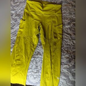 Lululemon size 6 Mustard Fast and free crop Leggings